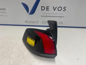 Gebrauchte Rücklicht links Peugeot 5008 II (M4/MC/MJ/MR) 2.0 BlueHDi 150 16V Preis € 115,00 Margenregelung angeboten von De Vos Autodemontagebedrijf