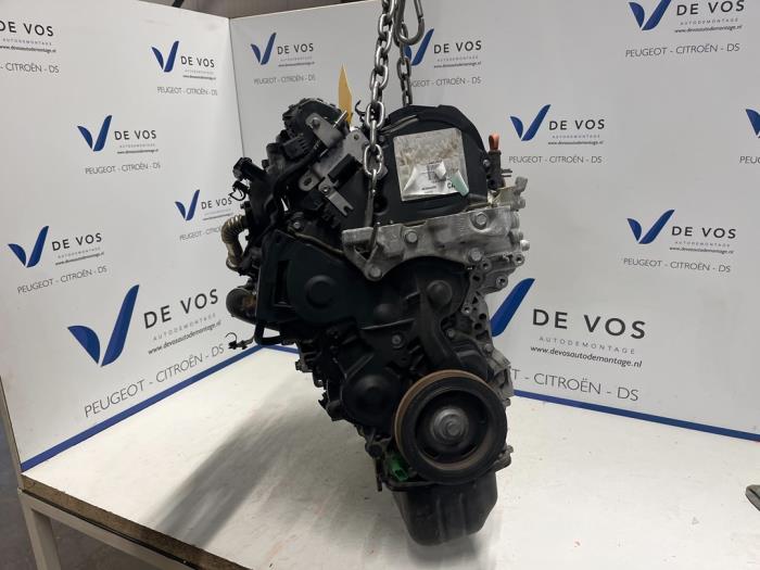 Motor de un Peugeot Partner 2019