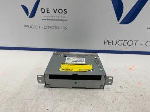 Used Radio CD player Peugeot 508 SW (8E/8U) 1.6 THP 16V Price € 250,00 Margin scheme offered by De Vos Autodemontagebedrijf