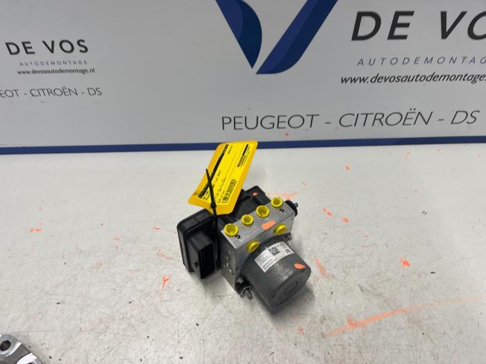 Usagé Bloc ABS Peugeot Expert (V1/VA/VB/VE/VF/VT/VY) 2.0 Blue HDi 150 16V Prix € 350,00 Règlement à la marge proposé par De Vos Onderdelen