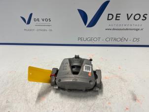 Usagé Etrier de frein (pince) avant gauche Peugeot Expert (VA/VB/VE/VF/VY) 2.0 Blue HDi 150 16V Prix € 60,00 Règlement à la marge proposé par De Vos Autodemontagebedrijf