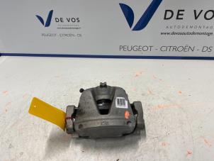 Gebrauchte Bremszange rechts vorne Peugeot Expert (VA/VB/VE/VF/VY) 2.0 Blue HDi 150 16V Preis € 60,00 Margenregelung angeboten von De Vos Autodemontagebedrijf