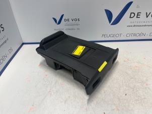 Gebrauchte Wagenheber Peugeot Expert (VA/VB/VE/VF/VY) 2.0 Blue HDi 150 16V Preis € 70,00 Margenregelung angeboten von De Vos Autodemontagebedrijf