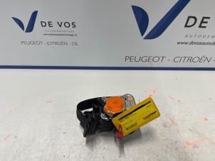 Used Seatbelt tensioner, right Peugeot Expert (VA/VB/VE/VF/VY) 2.0 Blue HDi 150 16V Price € 200,00 Margin scheme offered by De Vos Autodemontagebedrijf