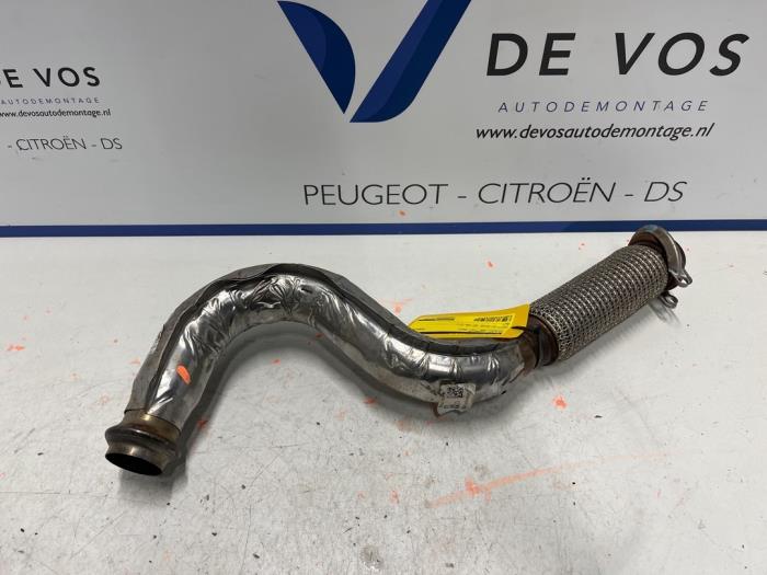 Used Exhaust front section Peugeot 208 II (UB/UH/UP) 1.2 Vti 12V PureTech 75 Price € 115,00 Margin scheme offered by De Vos Onderdelen