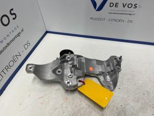Used Alternator lower bracket Peugeot 408 Price € 55,00 Margin scheme offered by De Vos Autodemontagebedrijf