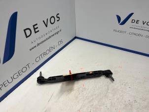 Usados Guía barra estabilizadora Peugeot 408 Precio € 25,00 Norma de margen ofrecido por De Vos Autodemontagebedrijf