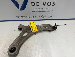 Używane Wahacz zawieszenia prawy przód DS Automobiles DS4 Cena € 135,00 Procedura marży oferowane przez De Vos Autodemontagebedrijf