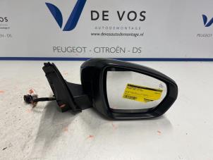 Usagé Rétroviseur extérieur droit Peugeot 5008 Prix € 225,00 Règlement à la marge proposé par De Vos Autodemontagebedrijf