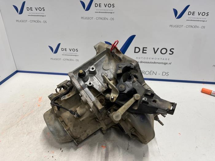 Gearbox from a Peugeot Partner (EF/EU) 1.5 BlueHDi 100 2020