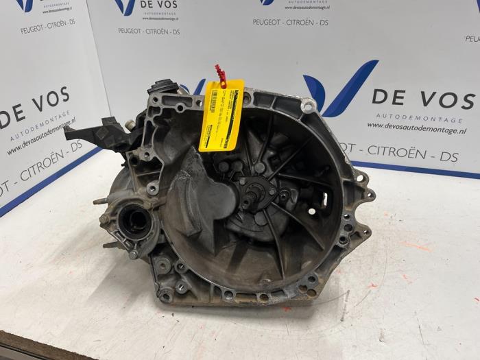 Gearbox from a Peugeot Partner (EF/EU) 1.5 BlueHDi 100 2020