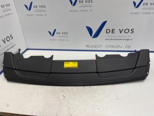 Usagé Plaque de protection toit cabriolet Peugeot 308 CC (4B) 1.6 VTI 16V Prix € 250,00 Règlement à la marge proposé par De Vos Autodemontagebedrijf