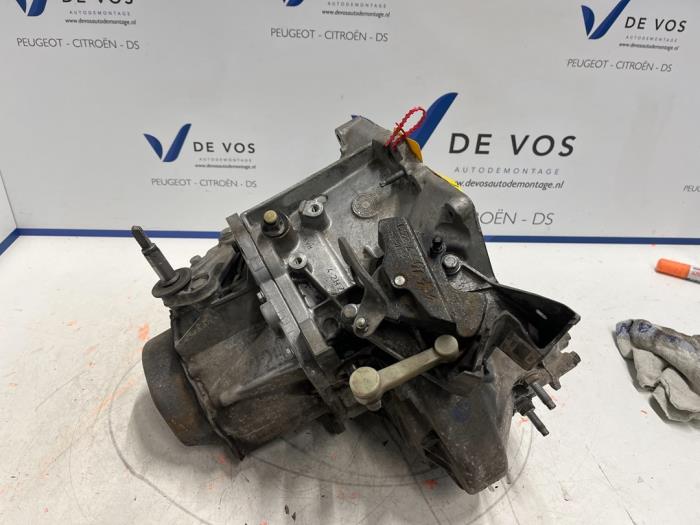 Gearbox from a Peugeot 308 CC (4B) 1.6 VTI 16V 2010