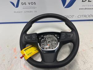 Used Steering wheel Peugeot Expert (VA/VB/VE/VF/VY) 2.0 Blue HDi 120 16V Price € 115,00 Margin scheme offered by De Vos Autodemontagebedrijf