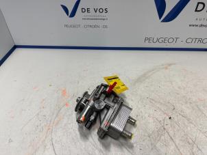 Używane Obudowa filtra oleju Peugeot 5008 Cena € 115,00 Procedura marży oferowane przez De Vos Autodemontagebedrijf