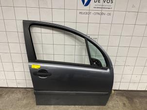 Używane Drzwi prawe przednie wersja 4-drzwiowa Citroen C3 (FC/FL/FT) 1.4 Cena € 135,00 Procedura marży oferowane przez De Vos Autodemontagebedrijf
