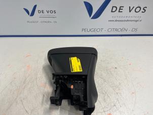 Used Armrest Opel Corsa F (UB/UH/UP) Electric 50kWh Price € 80,00 Margin scheme offered by De Vos Autodemontagebedrijf