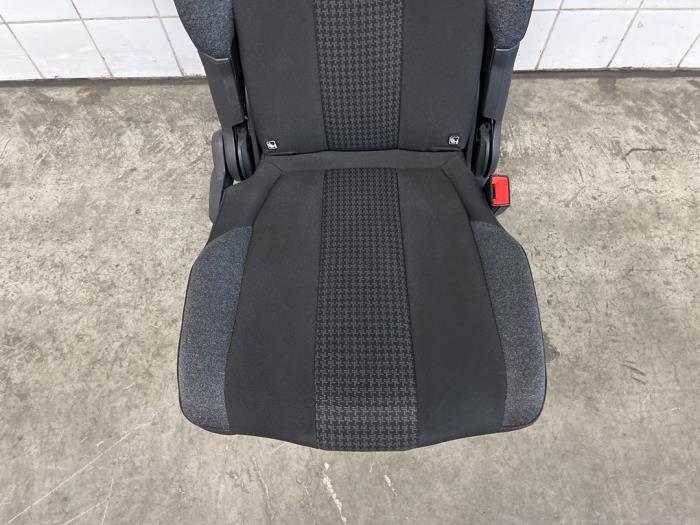 Rear seat from a Peugeot 5008 II (M4/MC/MJ/MR) 1.2 12V e-THP PureTech 130 2018