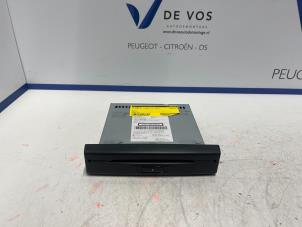 Used CD player Citroen C4 Picasso Price € 100,00 Margin scheme offered by De Vos Autodemontagebedrijf