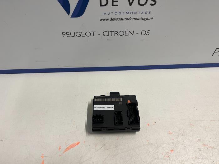 Usagé Ordinateur divers Peugeot 308 SW (F4/FC/FN/FR) 1.2 PureTech Hybrid 136 Prix € 25,00 Règlement à la marge proposé par De Vos Onderdelen