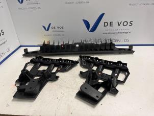 Używane Rama zderzaka tyl DS Automobiles DS7 Crossback Cena € 110,00 Procedura marży oferowane przez De Vos Autodemontagebedrijf