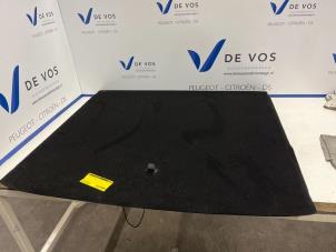 Usados Alfombrilla de maletero DS Automobiles DS7 Crossback Precio € 160,00 Norma de margen ofrecido por De Vos Autodemontagebedrijf