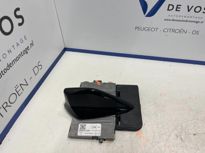 Używane Antena Peugeot 308 (F3/FB/FH/FM/FP) 1.2 PureTech Hybrid 136 Cena € 275,00 Procedura marży oferowane przez De Vos Onderdelen