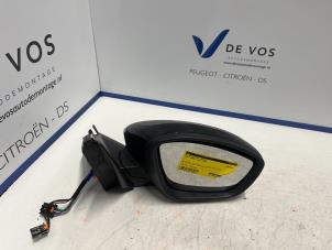 Used Wing mirror, right Opel Corsa F (UB/UH/UP) 1.2 Turbo 12V 100 Price € 135,00 Margin scheme offered by De Vos Autodemontagebedrijf