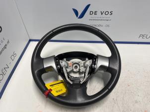 Usados Volante Peugeot 107 1.0 12V Precio € 100,00 Norma de margen ofrecido por De Vos Autodemontagebedrijf