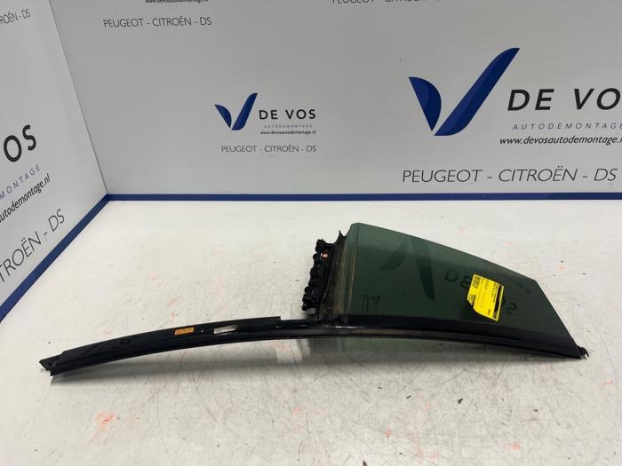 Usados Ventanilla triangular derecha detrás Peugeot 508 SW (F4/FC/FJ/FR) 1.5 BlueHDi 130 Precio € 150,00 Norma de margen ofrecido por De Vos Onderdelen