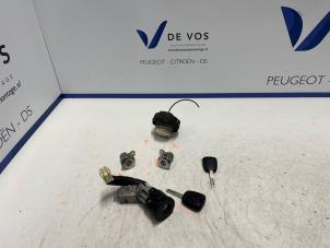 Used Set of cylinder locks (complete) Peugeot 107 1.0 12V Price € 125,00 Margin scheme offered by De Vos Autodemontagebedrijf