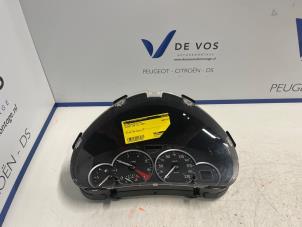 Usagé Compteur kilométrique KM Peugeot 206 CC (2D) 1.6 16V Prix € 55,00 Règlement à la marge proposé par De Vos Autodemontagebedrijf