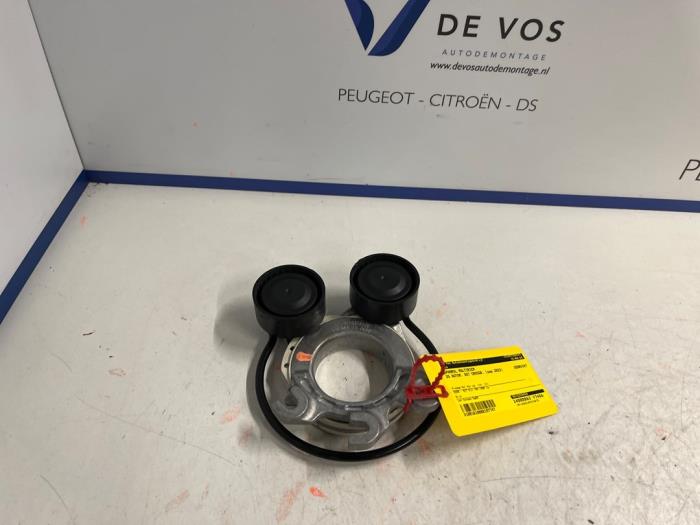Usados Rodillo tensor correa múltiple DS Automobiles DS 7 1.6 16V E-Tense 225 Precio € 45,00 Norma de margen ofrecido por De Vos Onderdelen