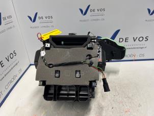 Usagé Boîtier chauffage Peugeot 308 Prix € 500,00 Règlement à la marge proposé par De Vos Autodemontagebedrijf