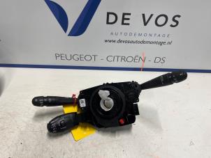 Używane Przelacznik Combi kolumny kierownicy Peugeot 208 Cena € 275,00 Procedura marży oferowane przez De Vos Autodemontagebedrijf