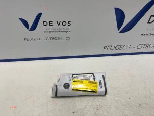 Używane Poduszka powietrzna boczna Peugeot 208 Cena € 135,00 Procedura marży oferowane przez De Vos Autodemontagebedrijf