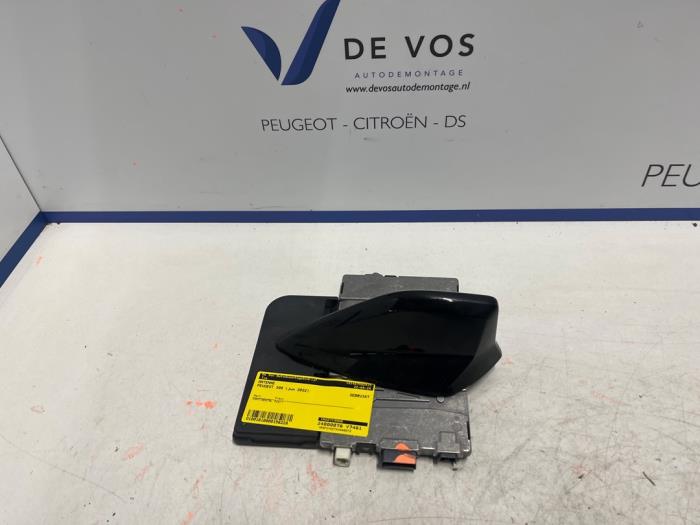 Używane Antena Peugeot 308 SW (F4/FC/FN/FR) 1.5 Blue HDi 130 16V Cena € 275,00 Procedura marży oferowane przez De Vos Onderdelen