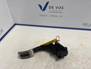 Used Accelerator pedal Peugeot 308 (F3/FB/FH/FM/FP) 1.5 Blue HDi 130 16V Price € 90,00 Margin scheme offered by De Vos Autodemontagebedrijf