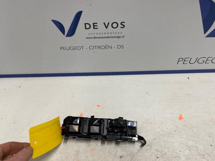 Usados Interruptor combinado de ventanillas DS Automobiles DS 4 1.2 12V PureTech 130 Precio € 45,00 Norma de margen ofrecido por De Vos Onderdelen