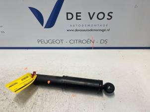 Gebrauchte Stoßdämpfer links hinten Peugeot Expert (VA/VB/VE/VF/VY) 1.5 BlueHDi 120 Preis € 70,00 Margenregelung angeboten von De Vos Autodemontagebedrijf