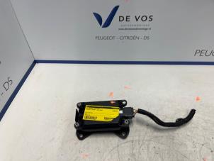 Usados Sensor ACC (distancia) Peugeot Expert (VA/VB/VE/VF/VY) 1.5 BlueHDi 120 Precio € 400,00 Norma de margen ofrecido por De Vos Autodemontagebedrijf