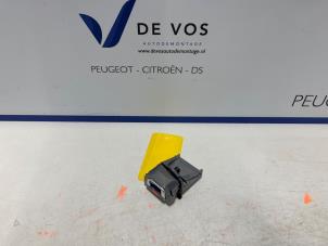 Gebrauchte Kamera Vorderseite Peugeot Expert (VA/VB/VE/VF/VY) 1.5 BlueHDi 120 Preis € 250,00 Margenregelung angeboten von De Vos Autodemontagebedrijf