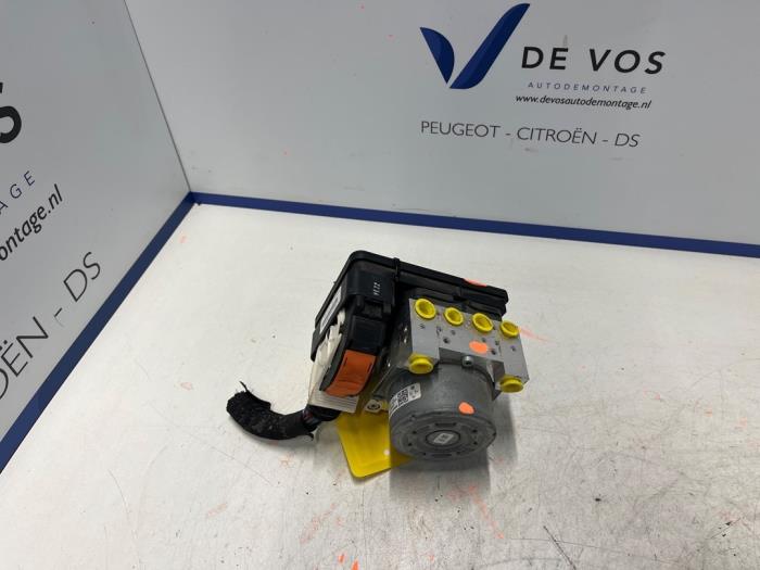 Begagnade ABS-pump Citroen C4 Berline (BA/BB/BC) 1.2 PureTech 130 12V Pris € 350,00 Marginaltabell erbjuds av De Vos Onderdelen