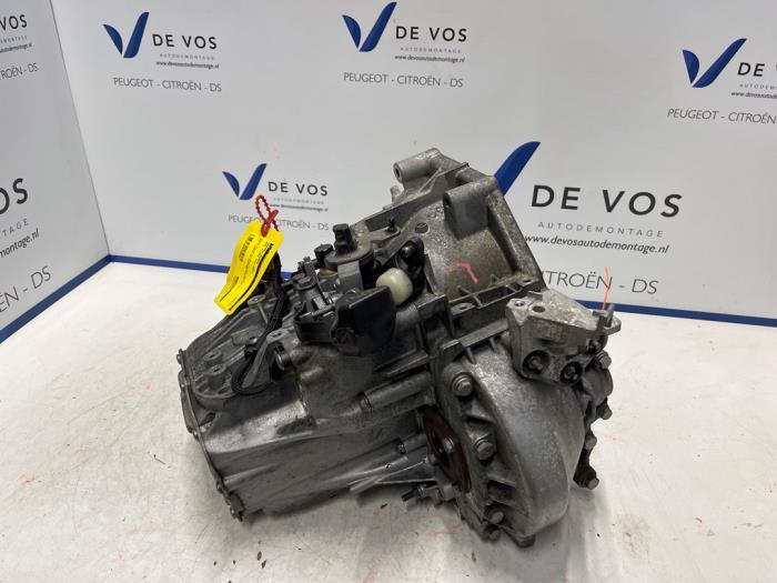 Gearbox Opel Vivaro 2.0 CDTI 122 - 9819585680 AHK 20MB54