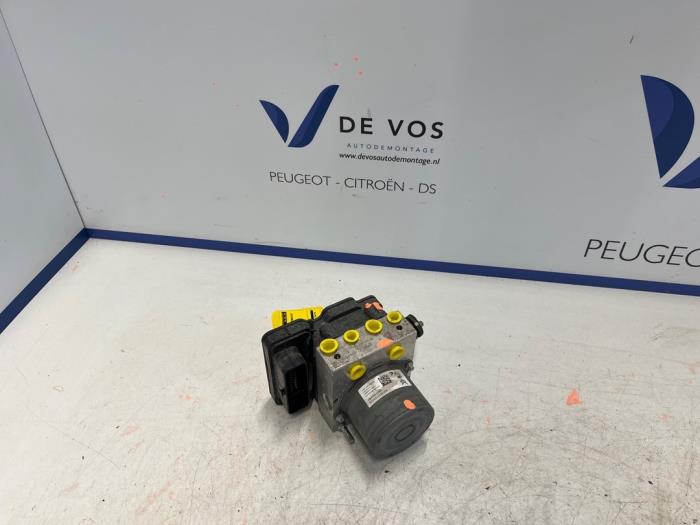 Gebrauchte ABS Pumpe Opel Vivaro 2.0 CDTI 122 Preis € 350,00 Margenregelung angeboten von De Vos Onderdelen