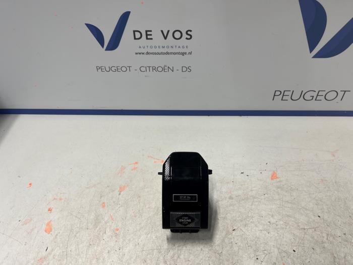 Begagnade Klocka DS Automobiles DS 7 1.6 16V PureTech 225 Pris € 450,00 Marginaltabell erbjuds av De Vos Onderdelen