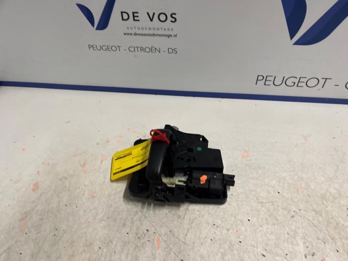 Used Miscellaneous Peugeot 1007 (KM) 1.4 Price € 55,00 Margin scheme offered by De Vos Onderdelen