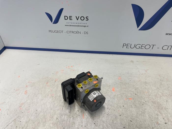 Usagé Pompe ABS Peugeot 308 (L3/L8/LB/LH/LP) 1.2 12V e-THP PureTech 130 Prix € 160,00 Règlement à la marge proposé par De Vos Onderdelen