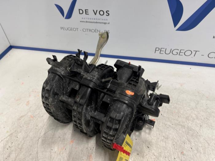 Begagnade Insugsrör Peugeot 108 Pris € 160,00 Marginaltabell erbjuds av De Vos Onderdelen
