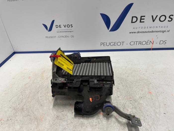 Usagé Intercooler Peugeot 308 (F3/FB/FH/FM/FP) 1.5 Blue HDi 130 16V Prix € 135,00 Règlement à la marge proposé par De Vos Onderdelen